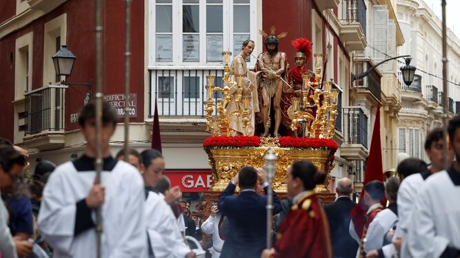 Las imágenes de la cofradía de Ecce Homo  en la Semana Santa  de Cádiz 2023