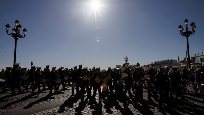 Una banda recorre el Campo del Sur en la Semana Santa de Cádiz 2023
