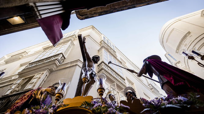 Imágenes de la cofradía de Siete Palabras en la Semana Santa de Cádiz 2023