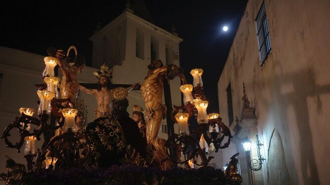 Las imágenes del Perdón en la Madrugada de la Semana Santa de Cádiz 2023