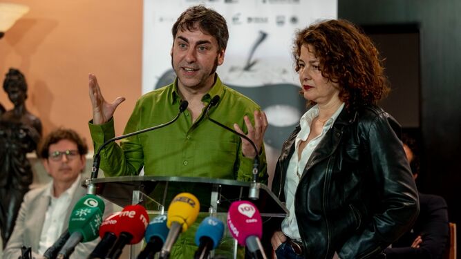 Los directores de la gala de entrega de los Premios Max, José Troncoso y Ana López Segovia.