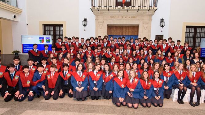 La  XLIII Promoción de alumnos de Bachillerato  del Colegio Grazalema-Guadalete.