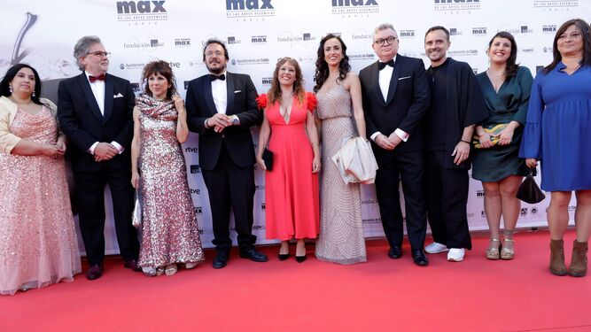 El alcalde de Cádiz, junto a su equipo de Gobierno en los Premios Max.
