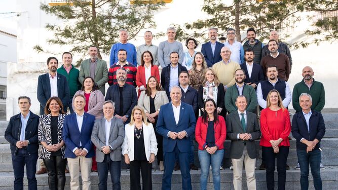 Muchos de los candidatos a alcaldes del PSOE, en una imagen reciente.
