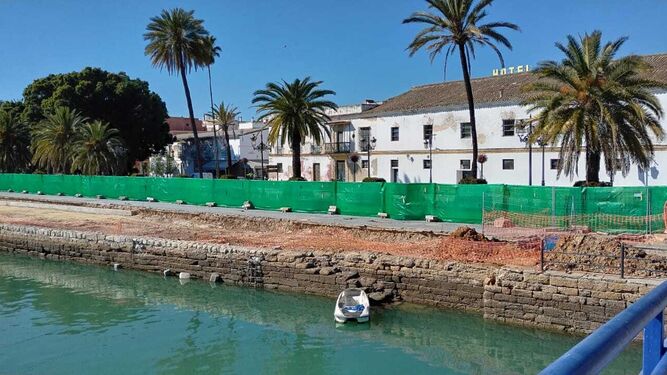 La Autoridad Portuaria rehabilitará el muro del muelle de piedra del Parque Calderón.
