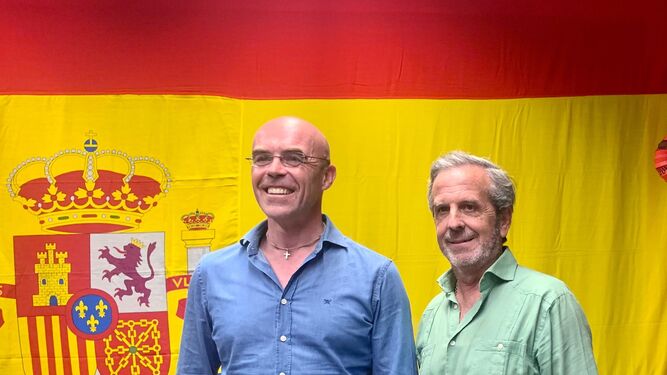 Jorge Buxadé con el candidato de Vox a la Alcaldía de El Puerto, Fito Carreto.