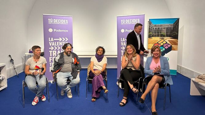 Un momento del acto de Podemos con la secretaria de Estado de Igualdad, en el ECCO.