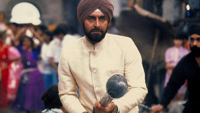 Kabir Bedi en uno de sus éxitos en los años 70 tras la serie 'Sandokán'