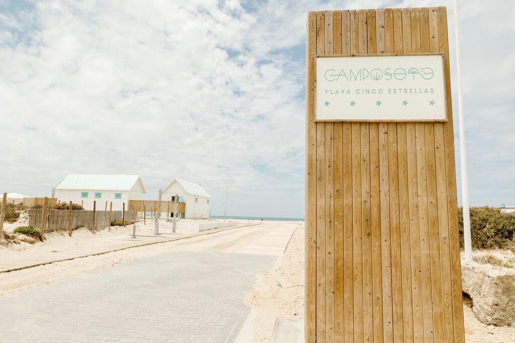 La playa de Camposoto en San Fernando, en im&aacute;genes