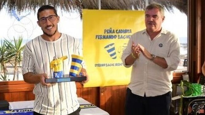 Pacha Espino y Vizcaíno, en la entrega de un galardón al jugador.