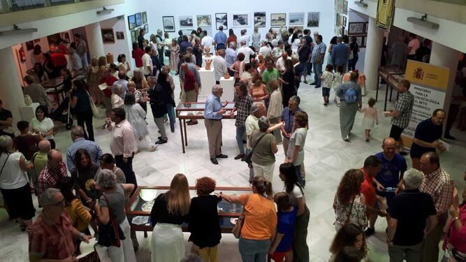 Una imagen de la inauguración de la muestra de trabajos de Bellas Artes, en el centro Alfonso X.