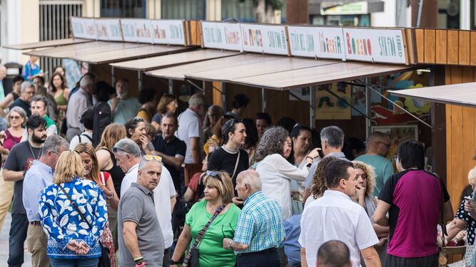 Feria del Libro en la plaza del Rey de San Fernando.