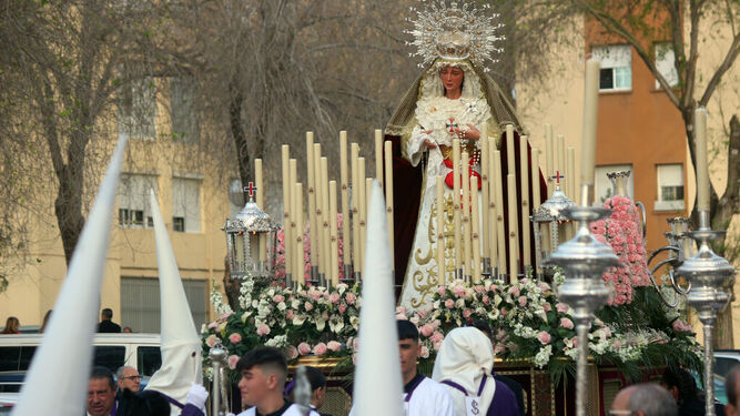 Virgen de la Trinidad de Puerto Real durante la Semana Santa de 2023