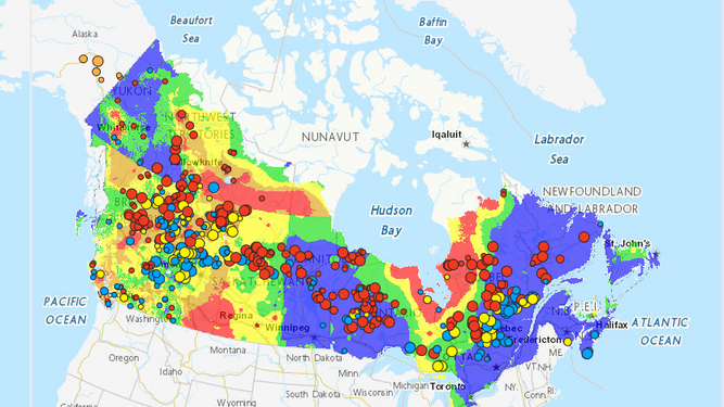 Un mapa con todos los incendios activos en Canadá y todas las áreas en peligro