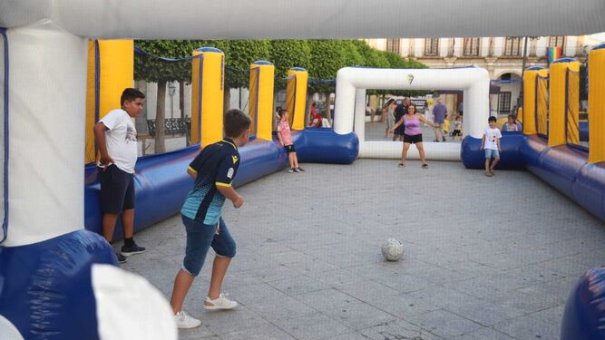 Disfrute de los pequeños en las instalaciones montadas por el Cádiz en Medina.