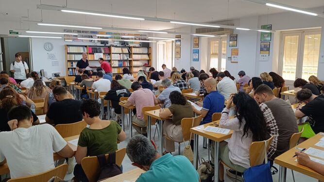 Exámenes de junio en la sede de la UNED en Cádiz.