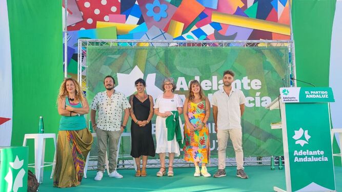 Los candidatos de Adelante Andalucía en el acto del sábado en Cádiz