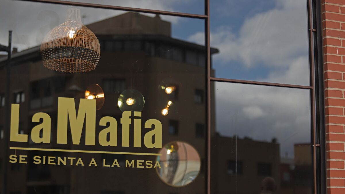 Exterior de un restaurante de 'La Mafia se sienta a la mesa'.