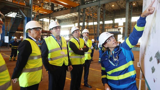 Un momento de la visita del CEO de Ocean Winds a la factoría de Navantia Puerto Real.