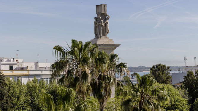 El monumento dedicado a las Cortes de Cádiz en la plaza de España de la capital.