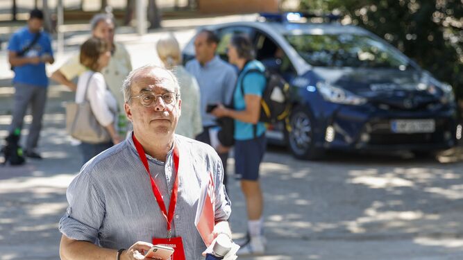 Un interventor del PSOE participante en el recuento del voto CERA de residentes en el extranjero