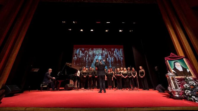 Presentación del disco que el coro carmelitano San Juan de la Cruz ha dedicado a la Hermana Cristina, en el Teatro de las Cortes de San Fernando.