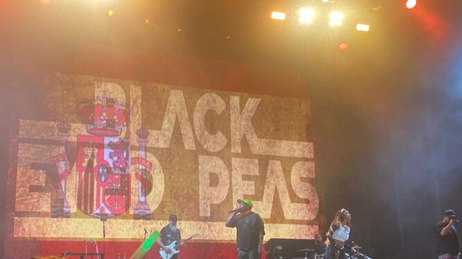 Una imagen de la actuación de los Black Eyed Peas en el Puro Latino Fest.