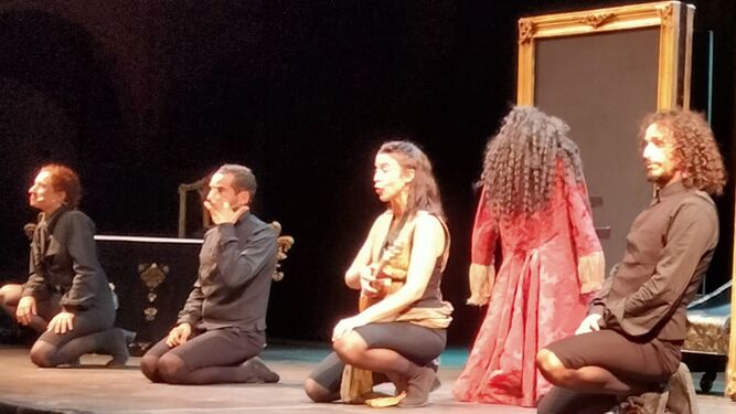 Los actores de ¡'Vive Molière!', en el escenario de San Luis Gonzaga.