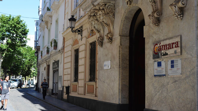 Fachada de la Cámara de Comercio de Cádiz.