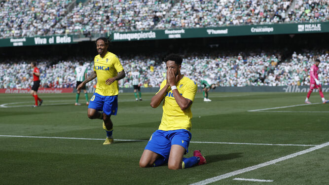 La emoción de Chris Ramos tras marcar en el Villamarín la pasada temporada.