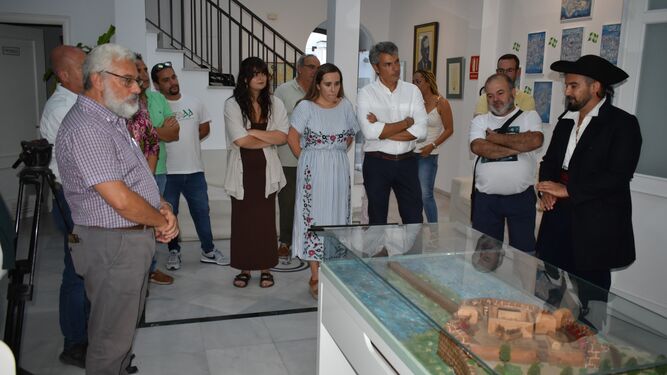 AxSí inaugura la exposición '1808, el comienzo' con motivo del 24 de Septiembre en San Fernando.
