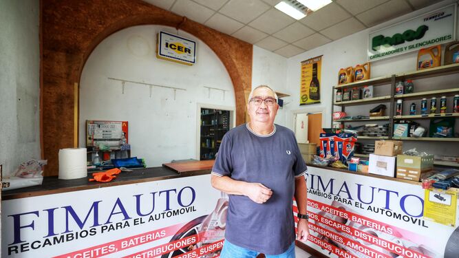 Juan Manuel Manzano 'El Chato' el pasado viernes en su negocio.
