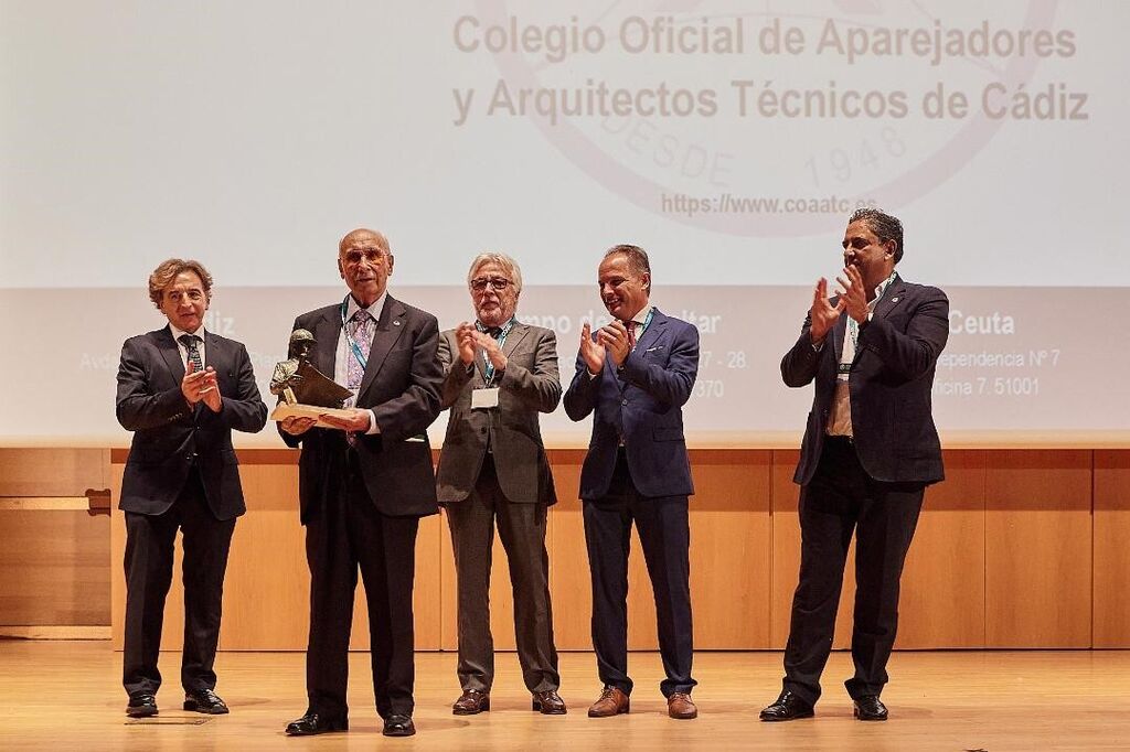 Alfredo Sanz, Jos&eacute; Arcos, Melchor Izquierdo, Rafael  Luna y Diego Salas, durante la sesi&oacute;n.