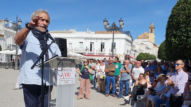 José Chamizo, durante su intervención en la presentación de la Marea Blanca de Medina Sidonia.