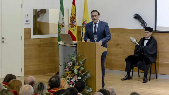 El consejero de Universidades, José Carlos Gómez Villamandos, durante su intervención en el acto de apertura de curso de la UCA.