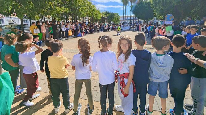 Concentración en su barrio del colegio San Ignacio por el Día contra el Cambio Climático.
