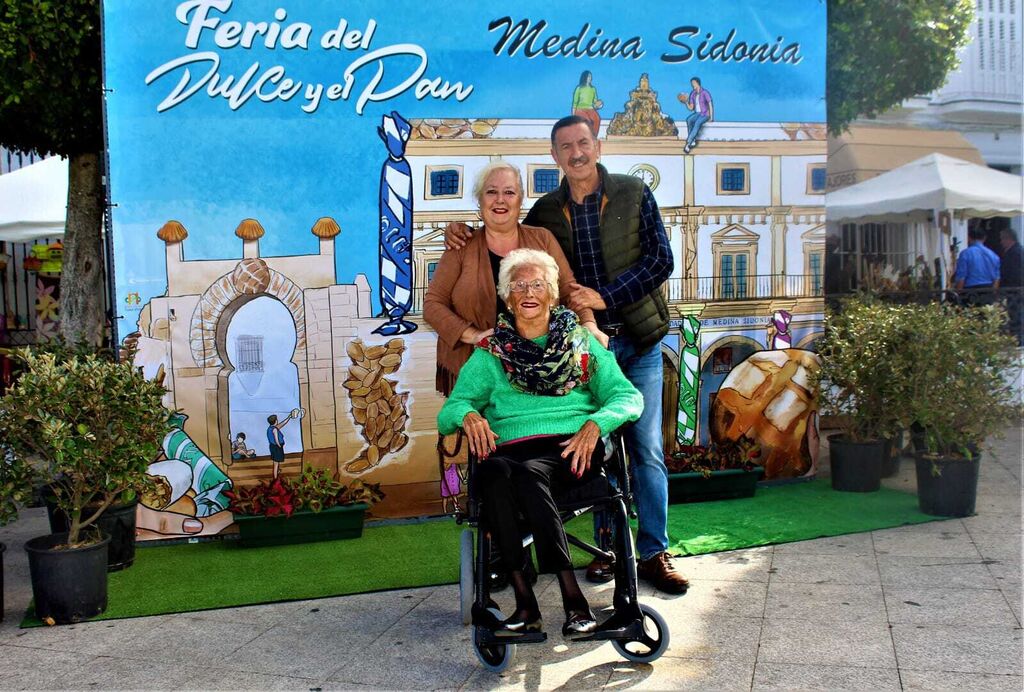 Medina Sidonia vive a lo grande su sexta feria del Dulce y el Pan