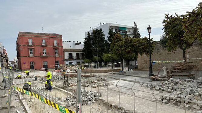 Una imagen de las obras del proyecto Ciudad Amable en la plaza del Castillo.