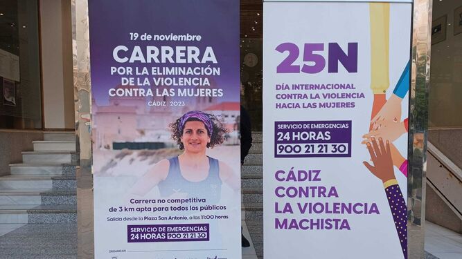 Carteles de la convocatoria de la carrera y de la campaña de sensibilización del 25N en Cádiz.