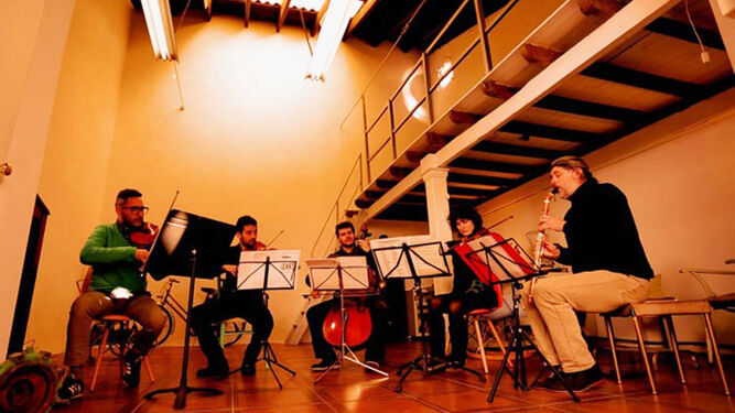 La música de 'Clan sonadors' llega este viernes al teatro Pedro Muñoz Seca.