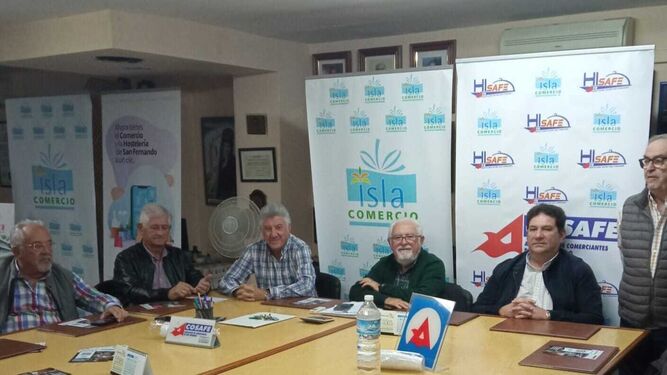 La Asociación de Comerciantes aborda con otros colectivos la subida del IBI en San Fernando