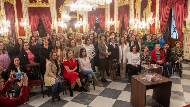 Foto de grupo en la entrega de premios de Feminismo Rural.