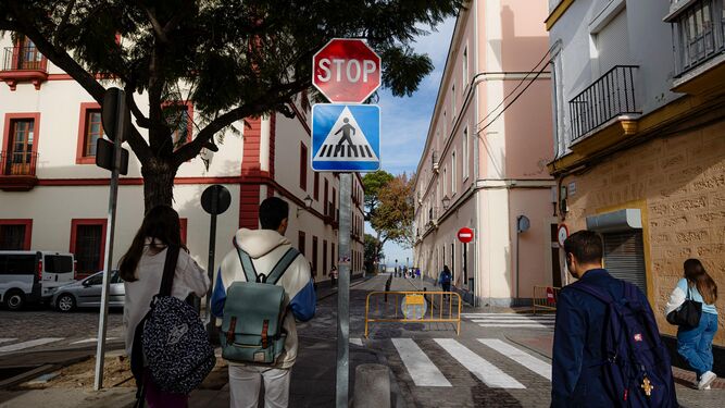 Una imagen de la nueva señalización de tráfico en el Mentidero.
