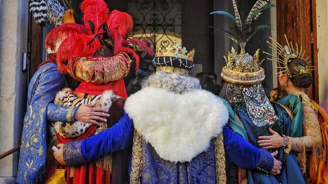 Los Reyes Magos, el Cartero Real y la Estrella de Oriente en su visita a Cádiz el 5 de enero de 2023.