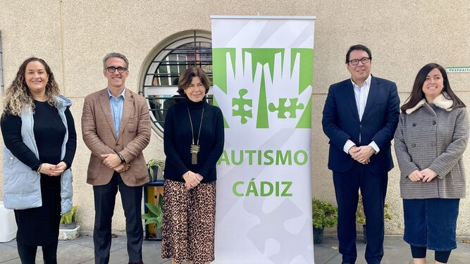 Visita del Colegio Oficial de Gestores Administrativos de Sevilla a Autismo Cádiz