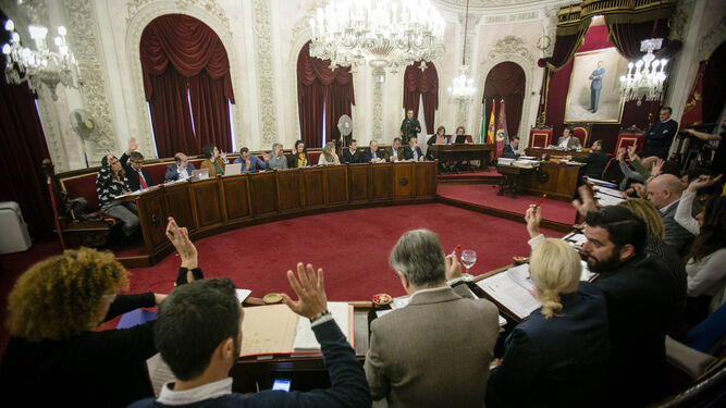 Reunión del pleno durante el anterior mandato.