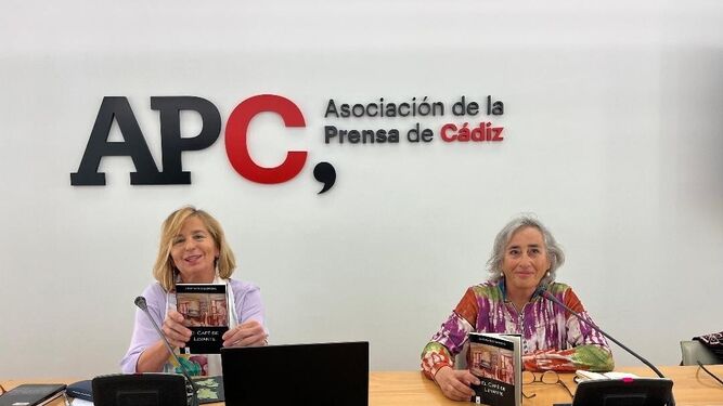 La escritora Cristina Ruiz y la presentadora Carmen Morillo.