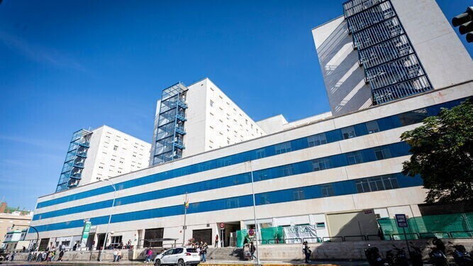 El Hospital Puerta del Mar, el que tiene una mayor plantilla del SAS en la provincia.