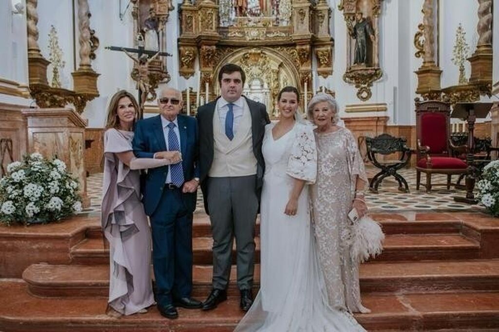 El nuevo matrimonio G&oacute;mez de Hoyos con Eva Padilla, Eduardo Padilla y Mar&iacute;a Teresa G&oacute;mez.