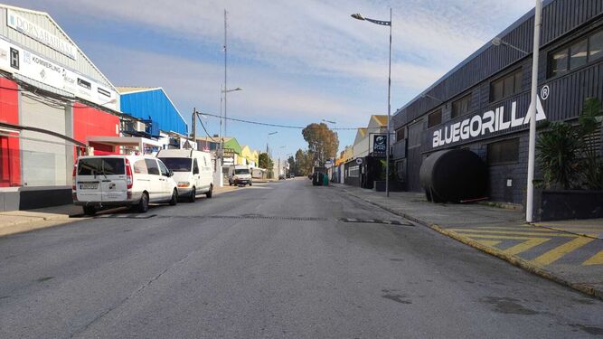 Calles del polígono industrial de Fadricas, tras los trabajos de limpieza llevados a cabo en la mañana de Año Nuevo.
